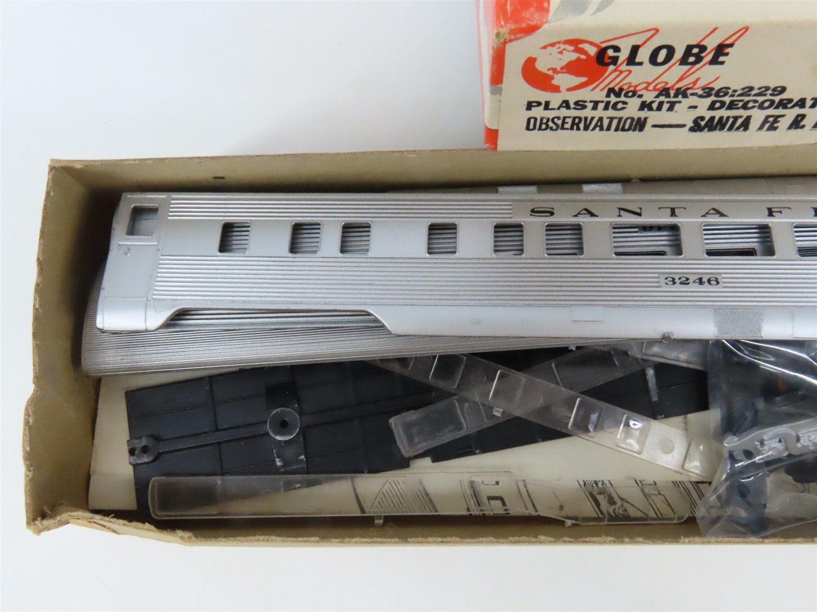 HO Scale Globe Models Kit #AK-36:229 ATSF Santa Fe Observation Passenger #3246