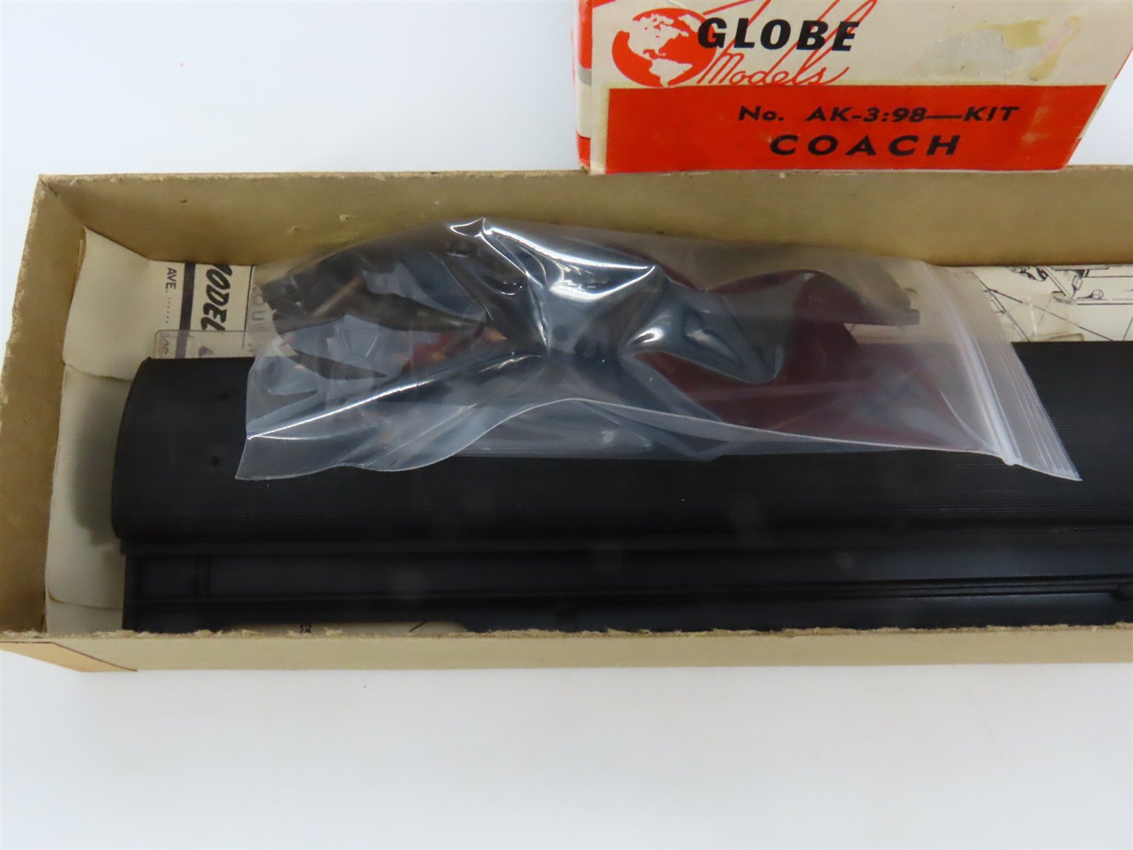 HO Scale Globe Models Kit #AK-3:98 Undecorated Coach Passenger Car