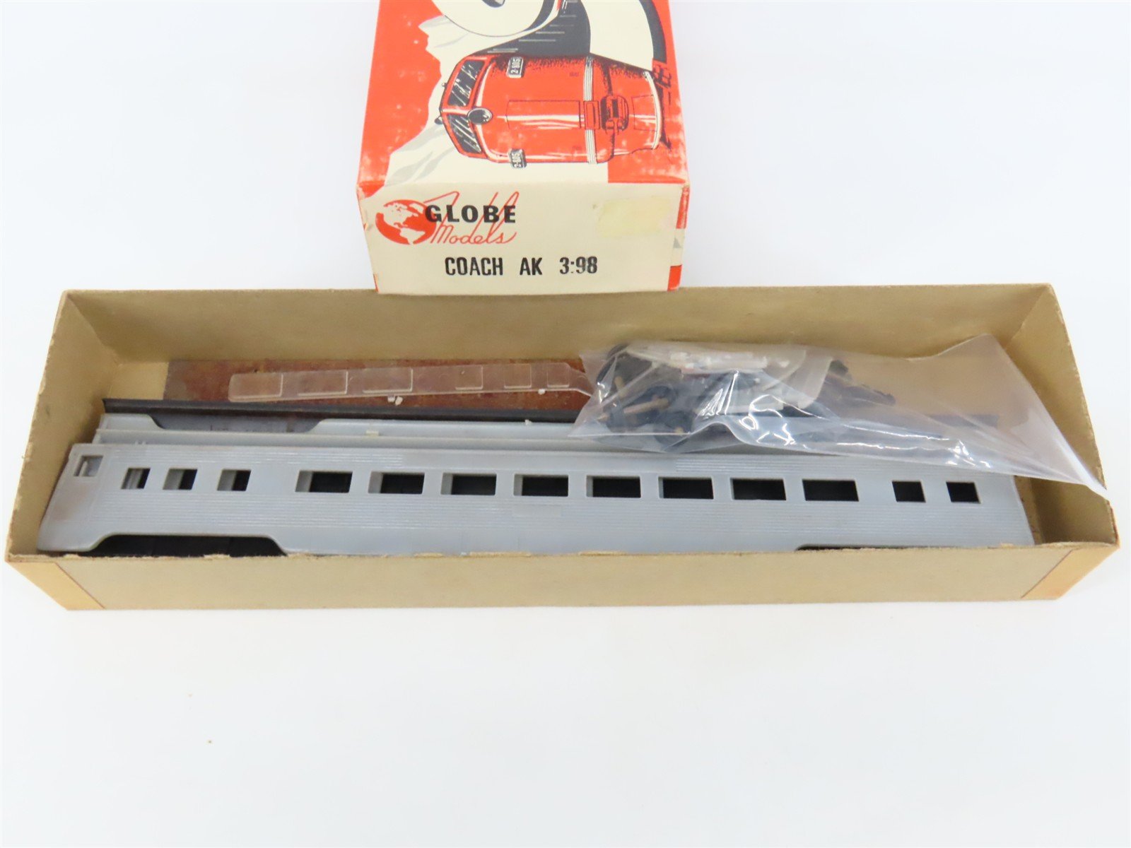 HO Scale Globe Models Kit #AK-3:98 Undecorated Coach Passenger Car