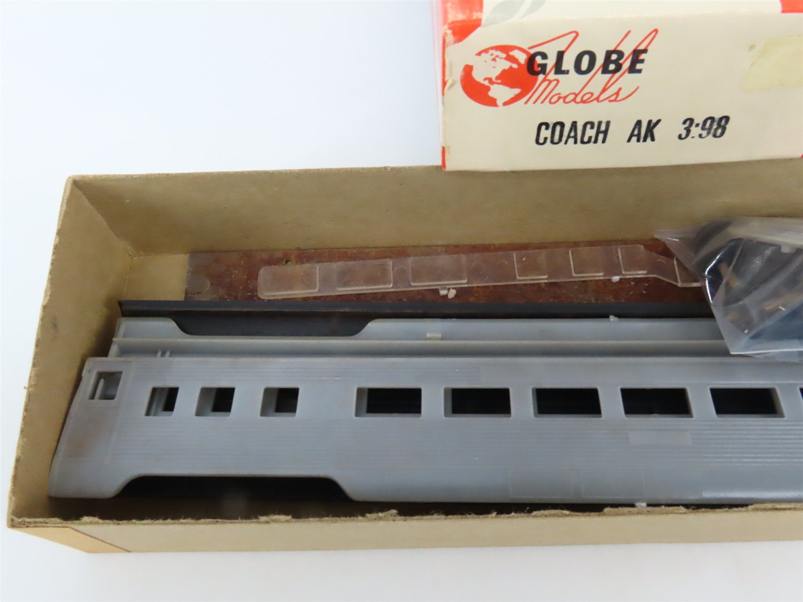 HO Scale Globe Models Kit #AK-3:98 Undecorated Coach Passenger Car