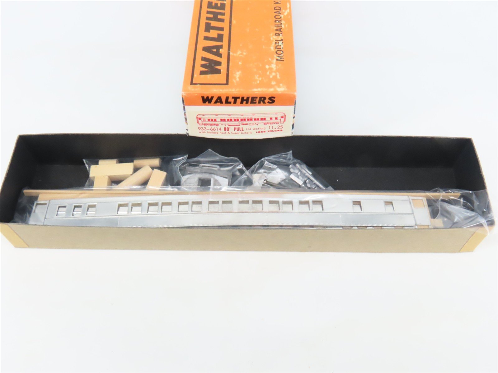 HO Scale Walthers Kit #933-6614 Undecorated 80' Pullman 14-Section Passenger Car