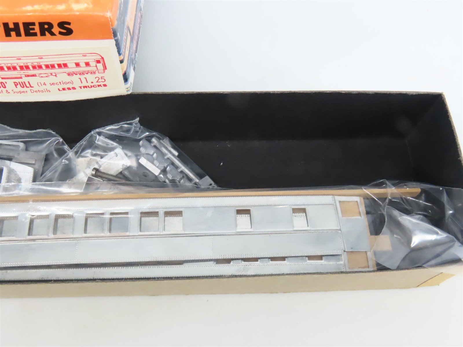 HO Scale Walthers Kit #933-6614 Undecorated 80' Pullman 14-Section Passenger Car
