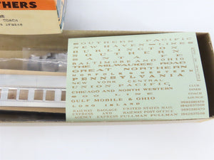 HO Scale Walthers Kit #933-6682 Undecorated 80' Coach Passenger Car