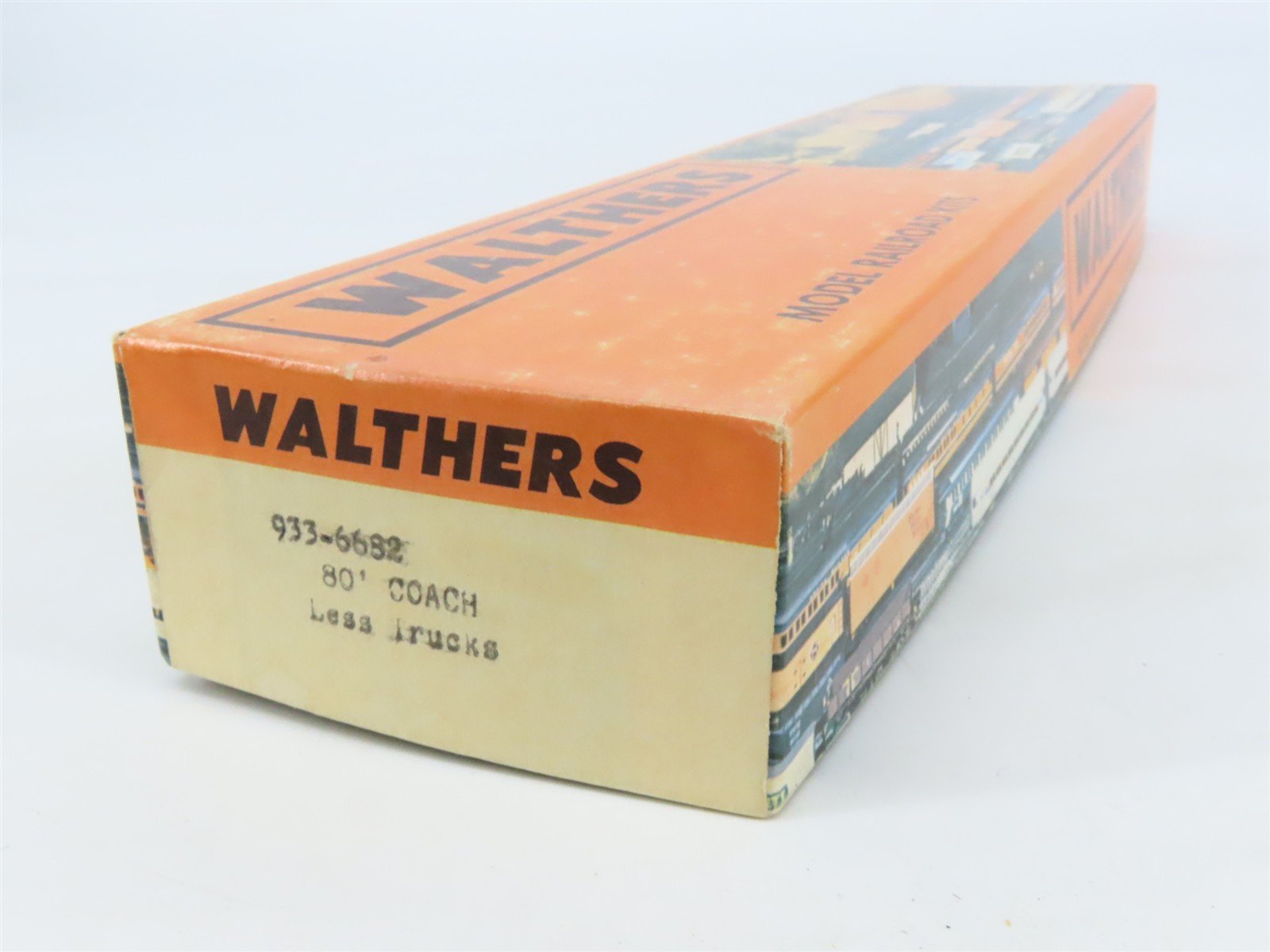 HO Scale Walthers Kit #933-6682 Undecorated 80' Coach Passenger Car