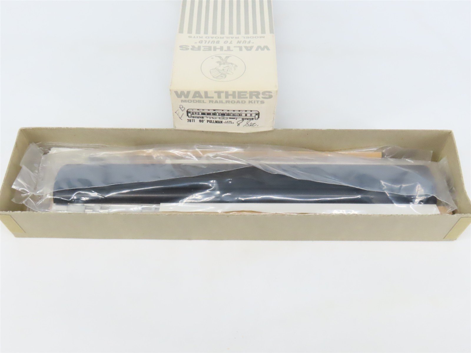 HO Scale Walthers Kit #7811 Undecorated 80' Pullman 8-Section Passenger Car