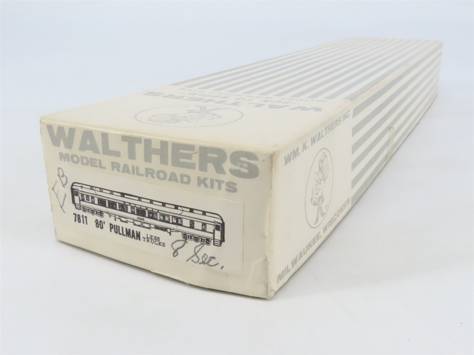 HO Scale Walthers Kit #7811 Undecorated 80' Pullman 8-Section Passenger Car