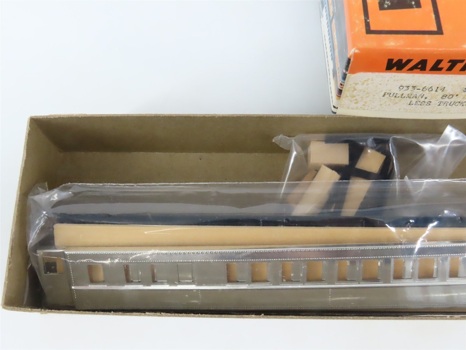 HO Scale Walthers Kit #933-6614 Undecorated 80' Pullman 14-Section Passenger Car