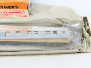 HO Walthers Kit 933-6606 Undecorated 80' Pullman Sleeper/Buffet/Lounge Passenger