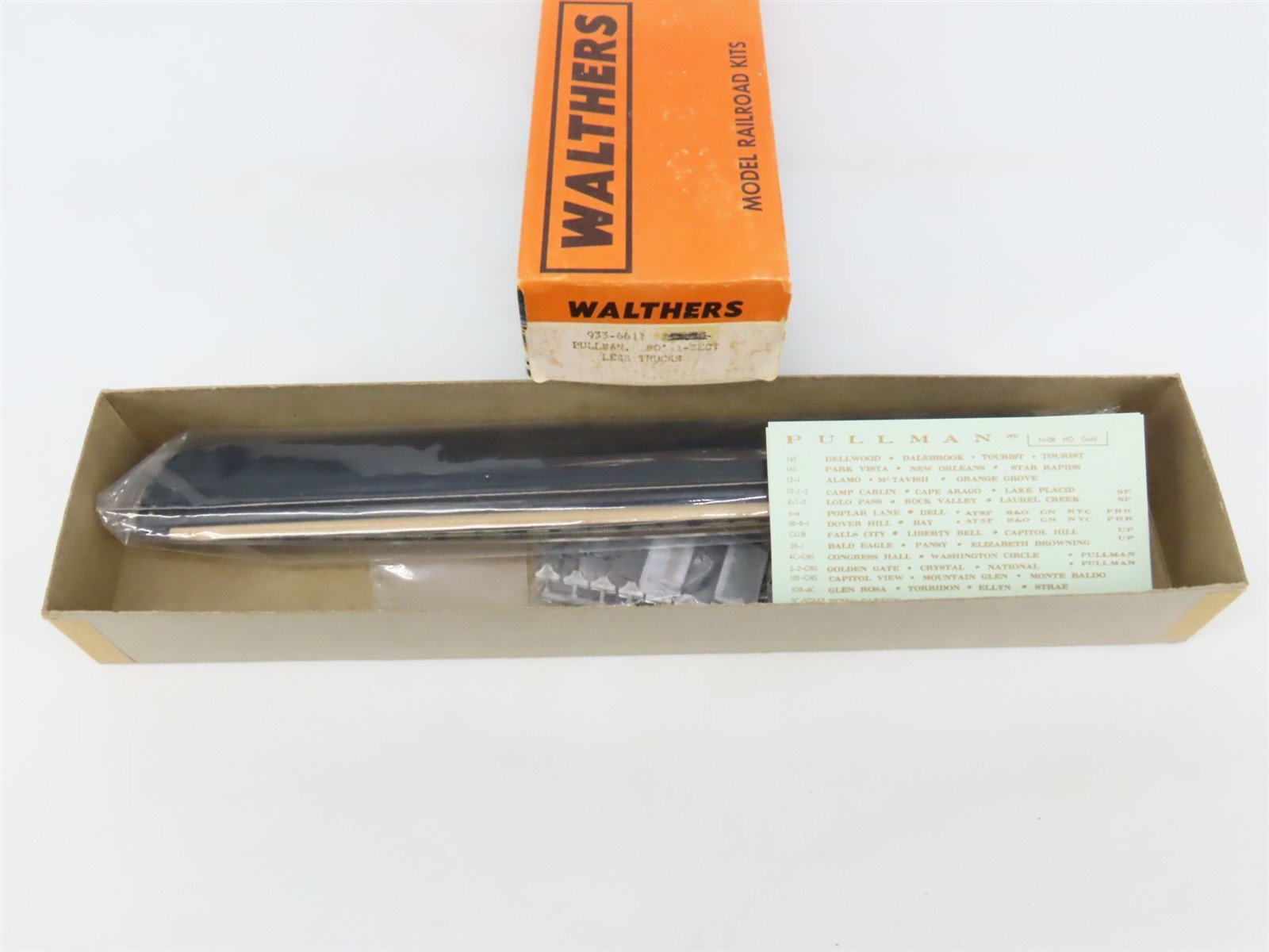 HO Scale Walthers Kit #933-6611 Undecorated 80' Pullman 8-Section Passenger Car