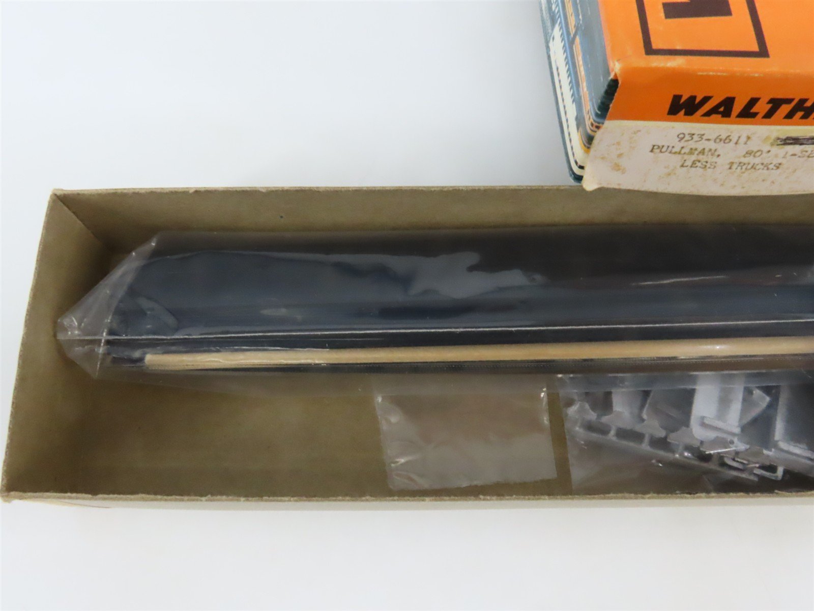 HO Scale Walthers Kit #933-6611 Undecorated 80' Pullman 8-Section Passenger Car