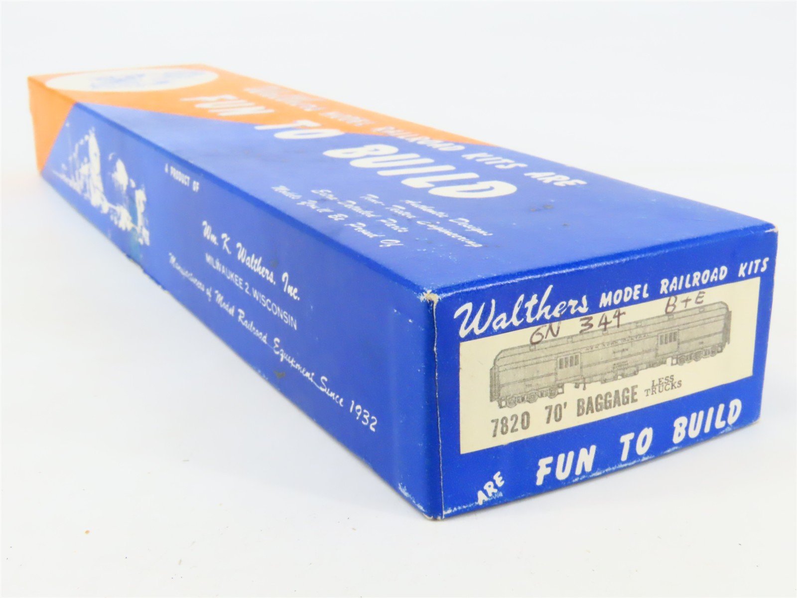 HO Scale Walthers Kit #7820 Undecorated 70' Baggage Passenger Car