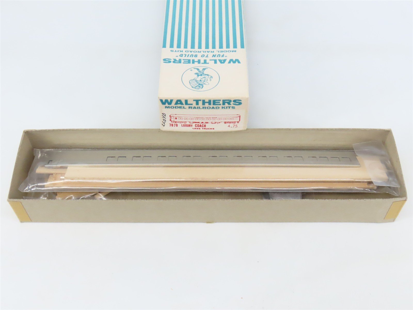 HO Walthers Kit #7878 Undecorated GN 