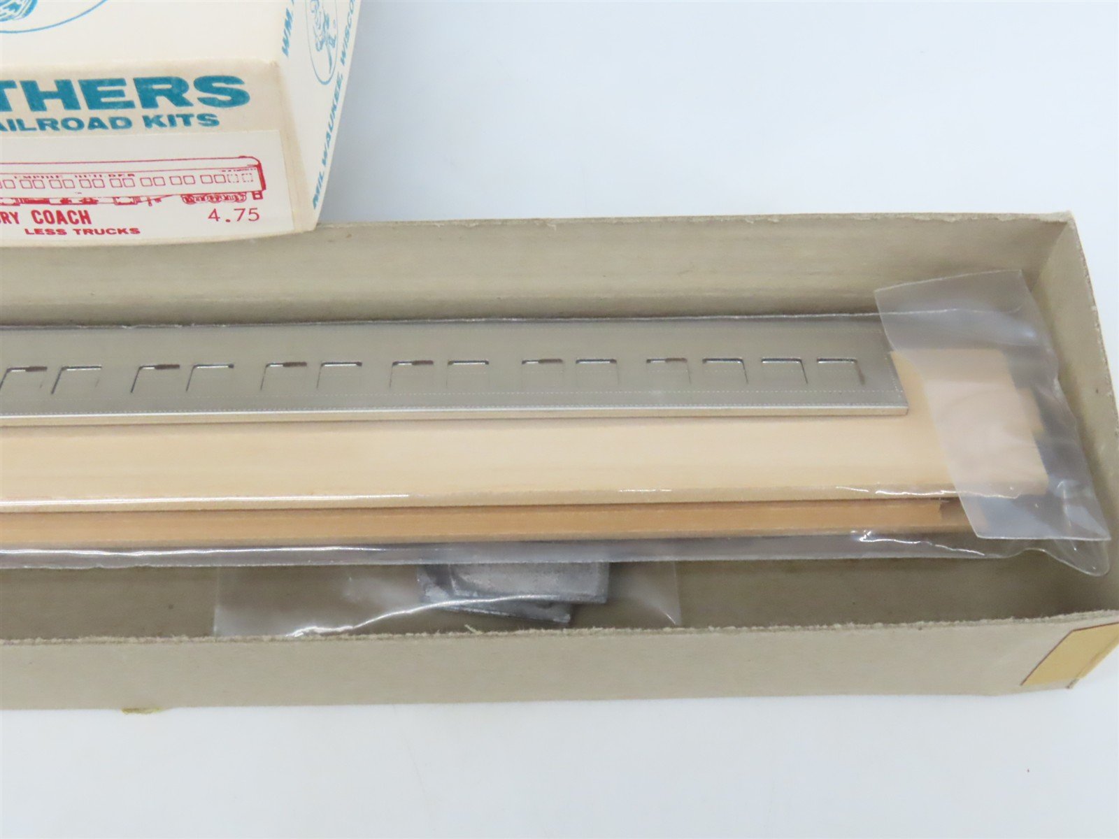 HO Walthers Kit #7878 Undecorated GN 