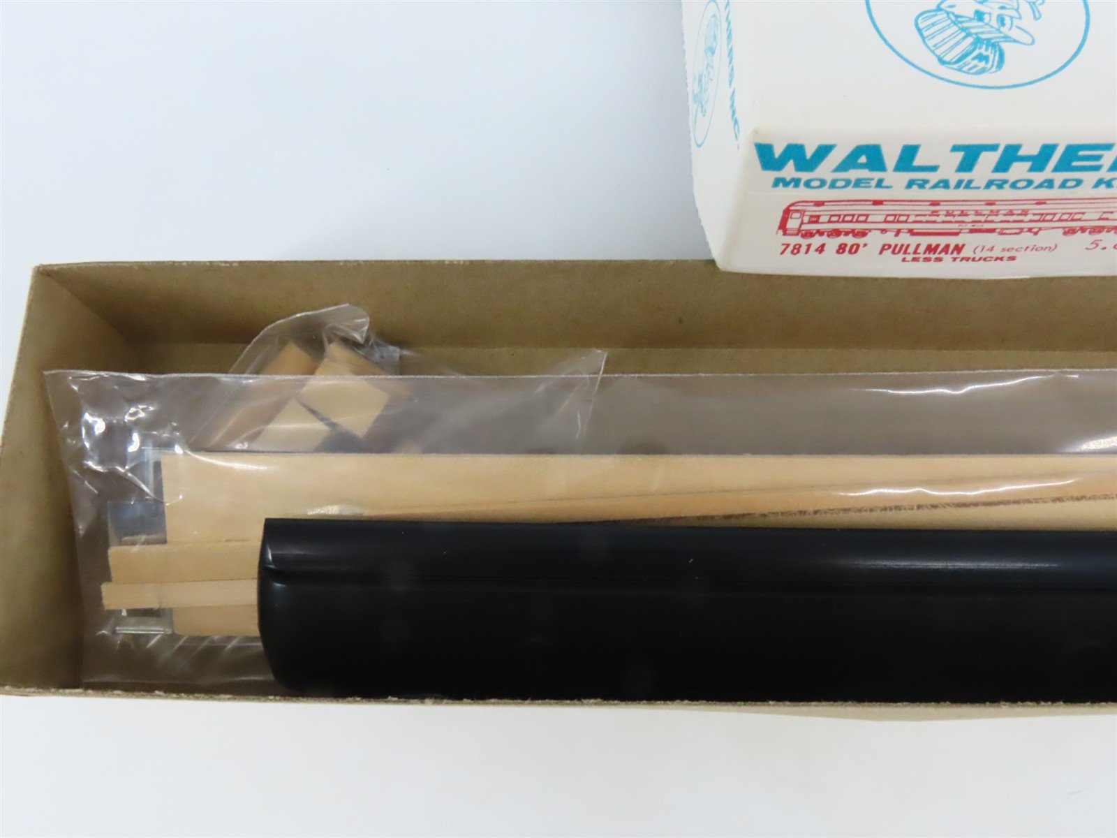 HO Scale Walthers Kit #7814 Undecorated 80' Pullman 14-Section Passenger Car