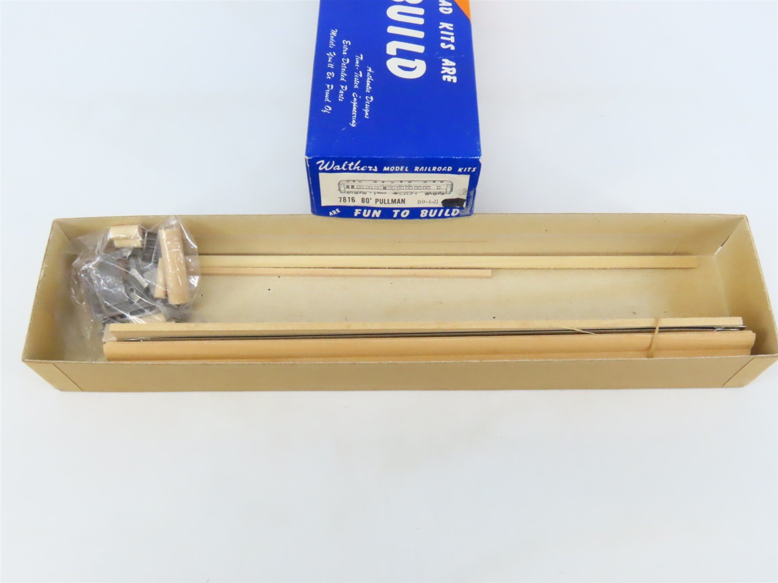 HO Scale Walthers Kit #7816 Undecorated 80' Pullman 10-1-2 Sleeper Passenger Car