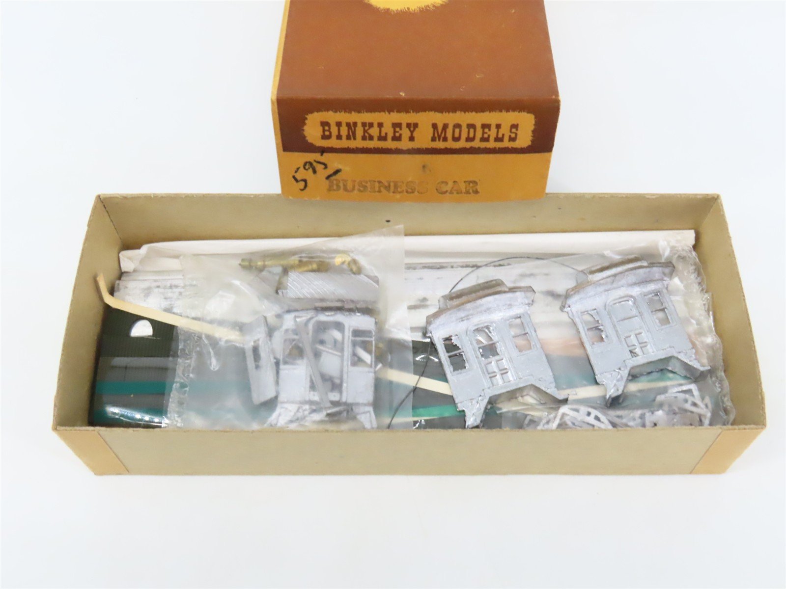 HO Scale Binkley Models Kit Undecorated Business Passenger Car