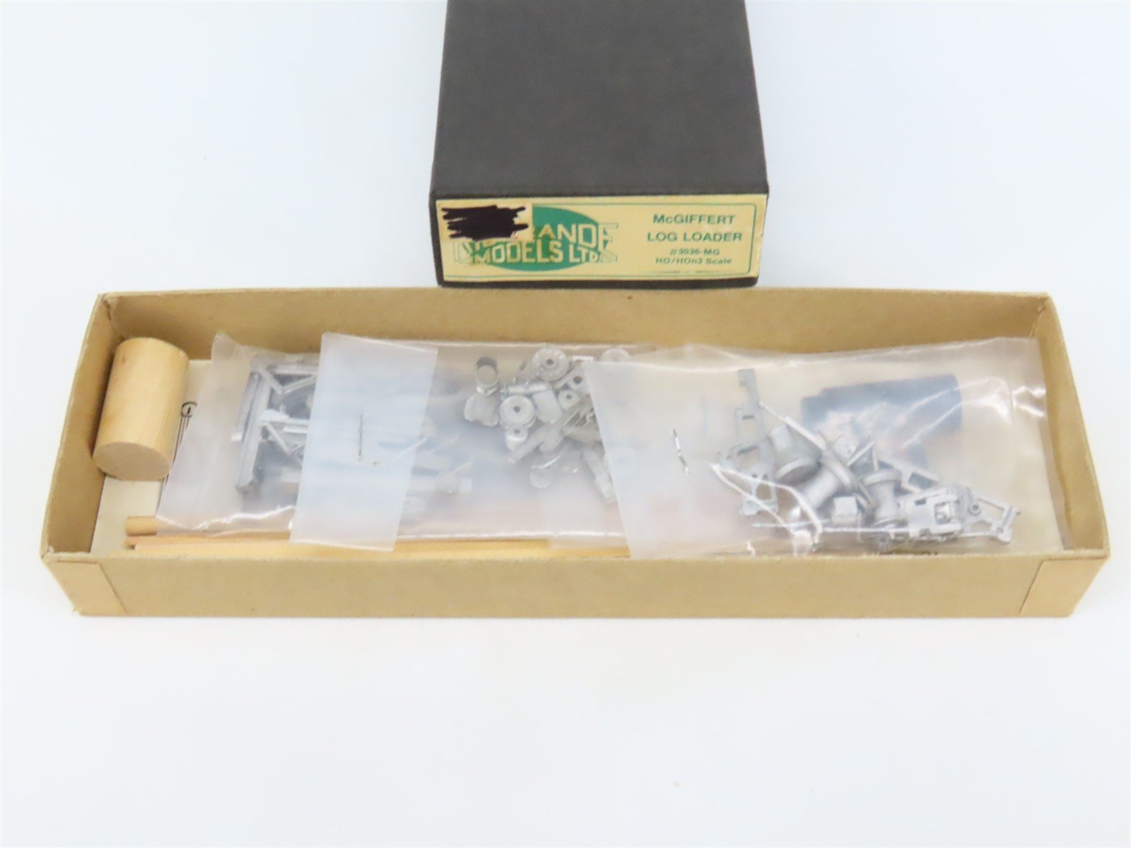 HO/HOn3 Scale Rio Grande Craftsman Kit #3036-MG Undecorated McGiffert Log Loader
