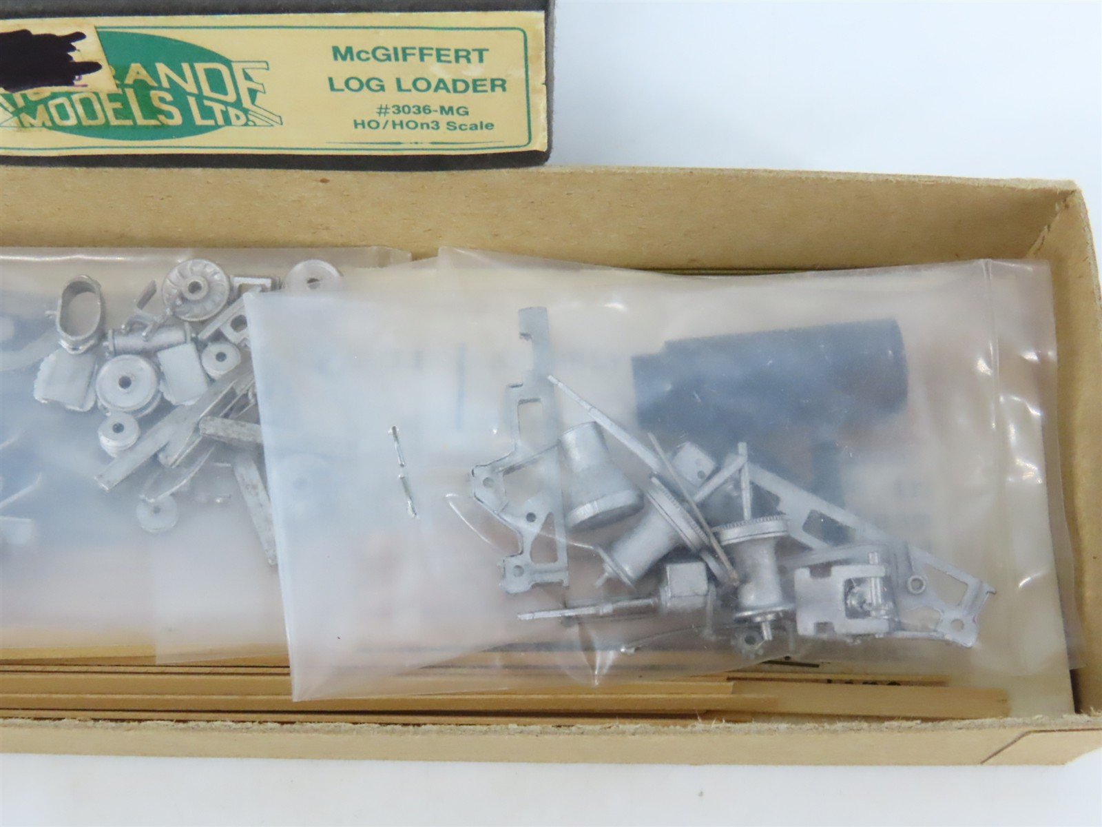 HO/HOn3 Scale Rio Grande Craftsman Kit #3036-MG Undecorated McGiffert Log Loader