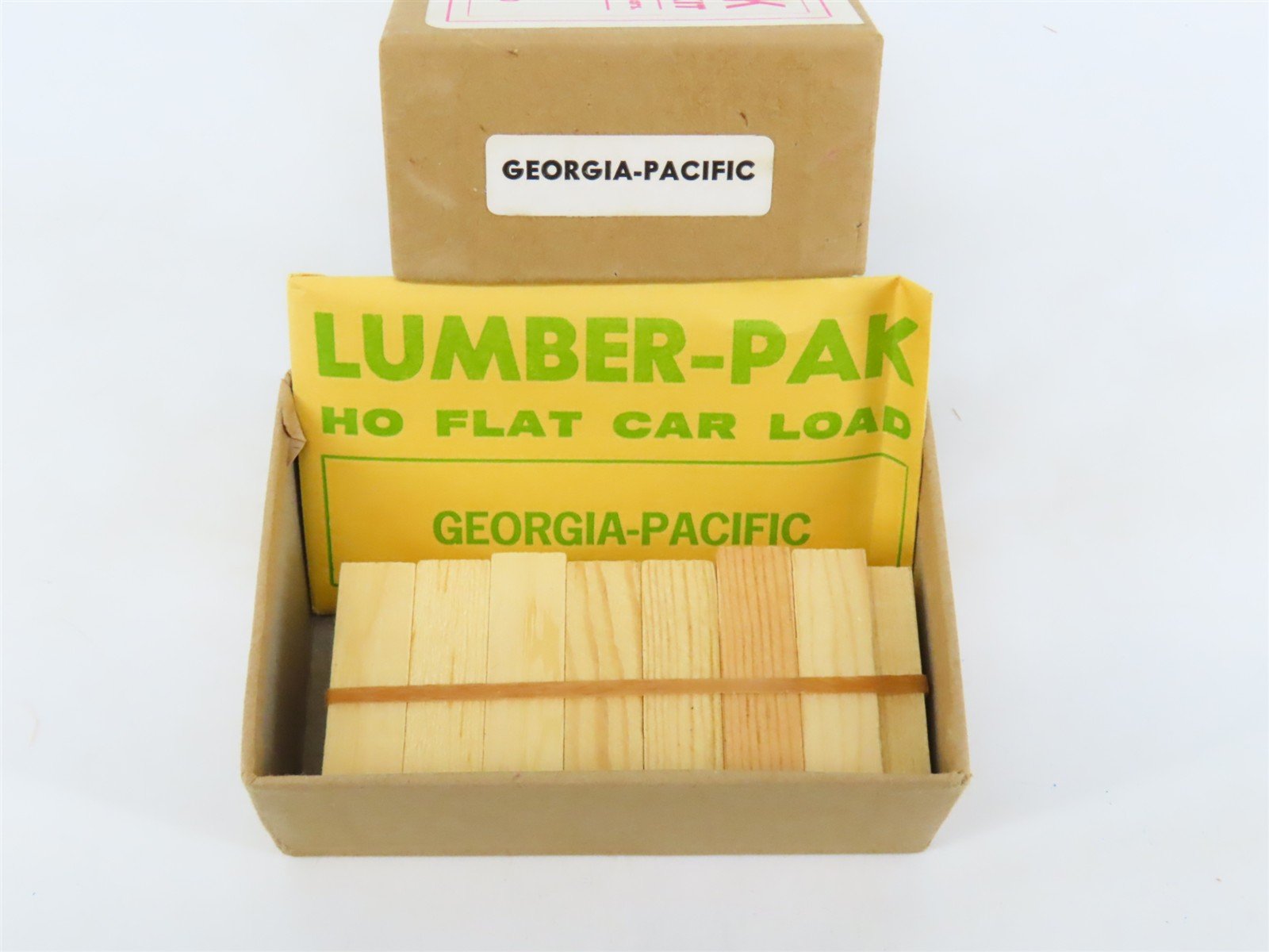 HO Scale Kit Georgia-Pacific Lumber-Pak Freight Load for Flat Cars