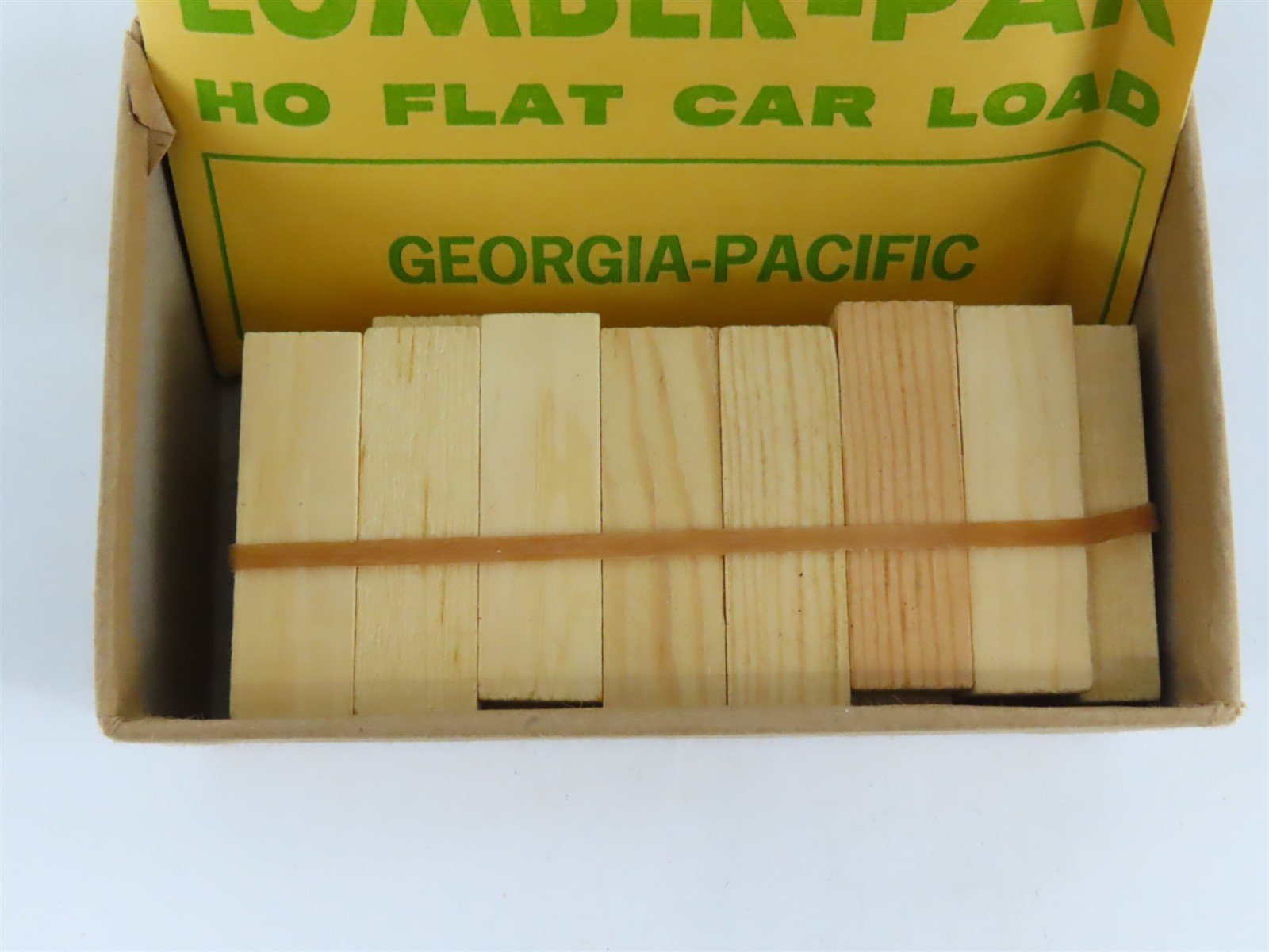 HO Scale Kit Georgia-Pacific Lumber-Pak Freight Load for Flat Cars