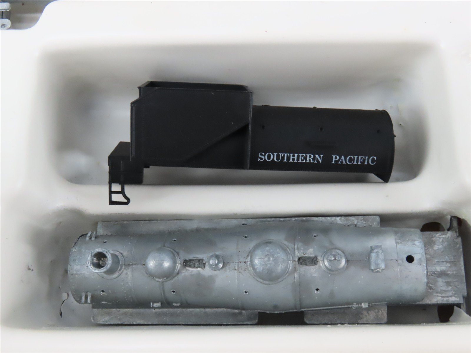 HO Scale Roundhouse Kit #461 Undecorated SP 2-8-0 Consolidation Steam Locomotive