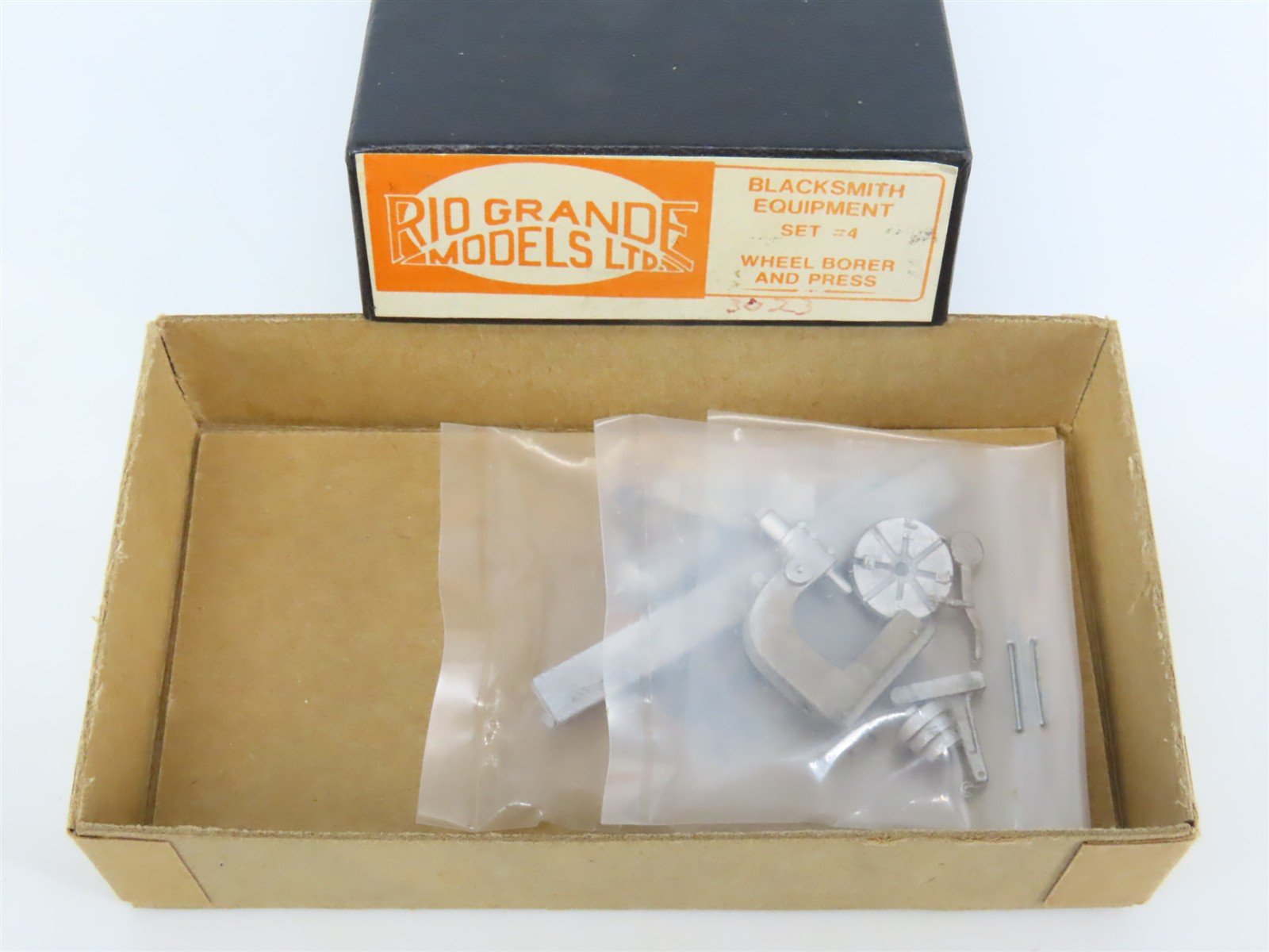 HO 1/87 Scale Rio Grande Kit Blacksmith Equipment Set #4 Wheel Borer & Press