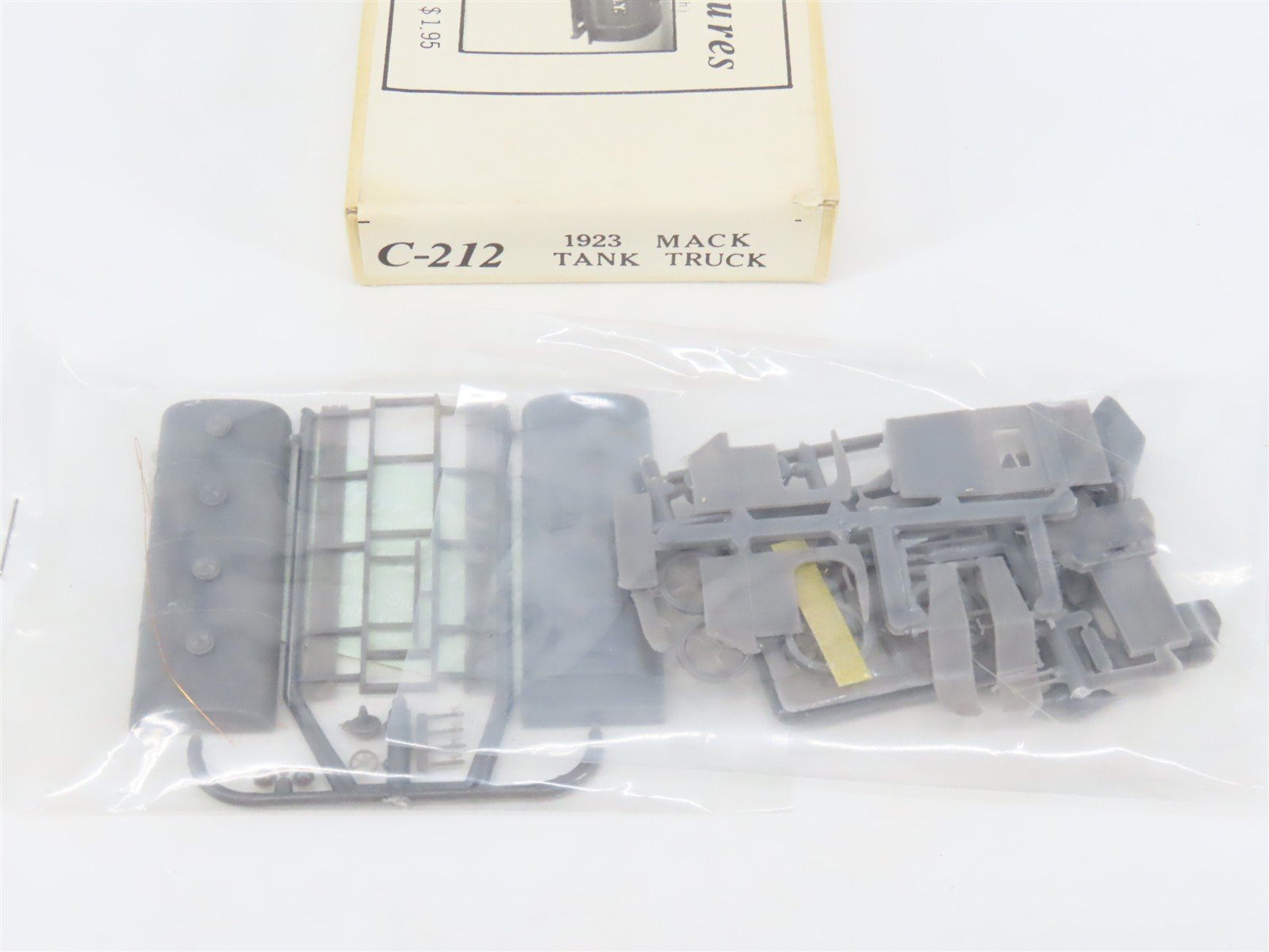 HO 1/87 Scale Jordan Highway Miniatures Kit #C-212 1923 Mack Tank Truck