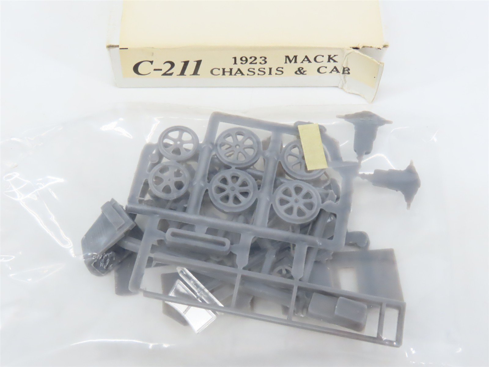 HO 1/87 Scale Jordan Highway Miniatures Kit #C-211 1923 Mack Chassis & Cab
