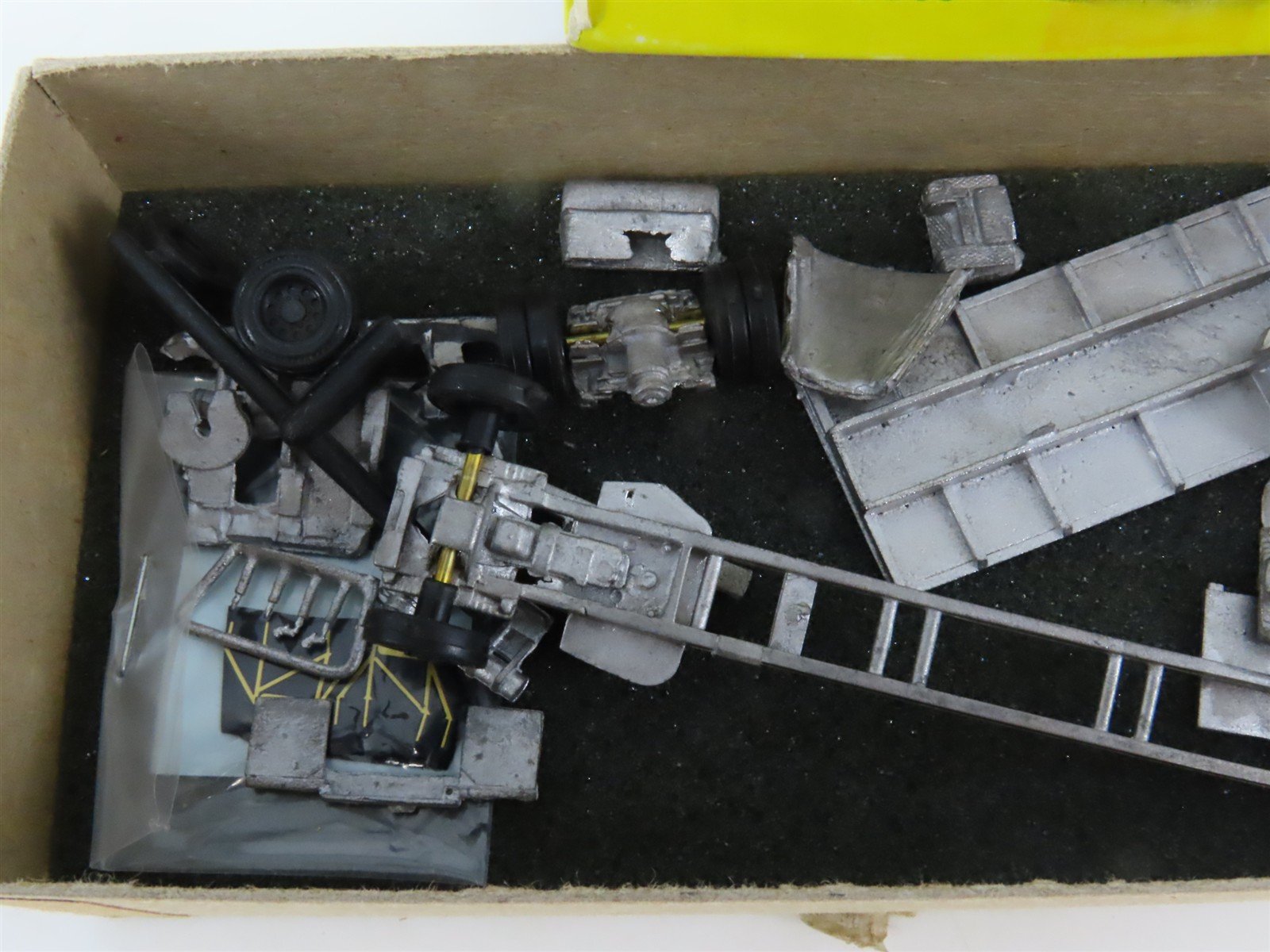 HO 1/87 Scale Alloy Forms Kit #3139 B-71 Mack Heavy Duty Flatbed Truck