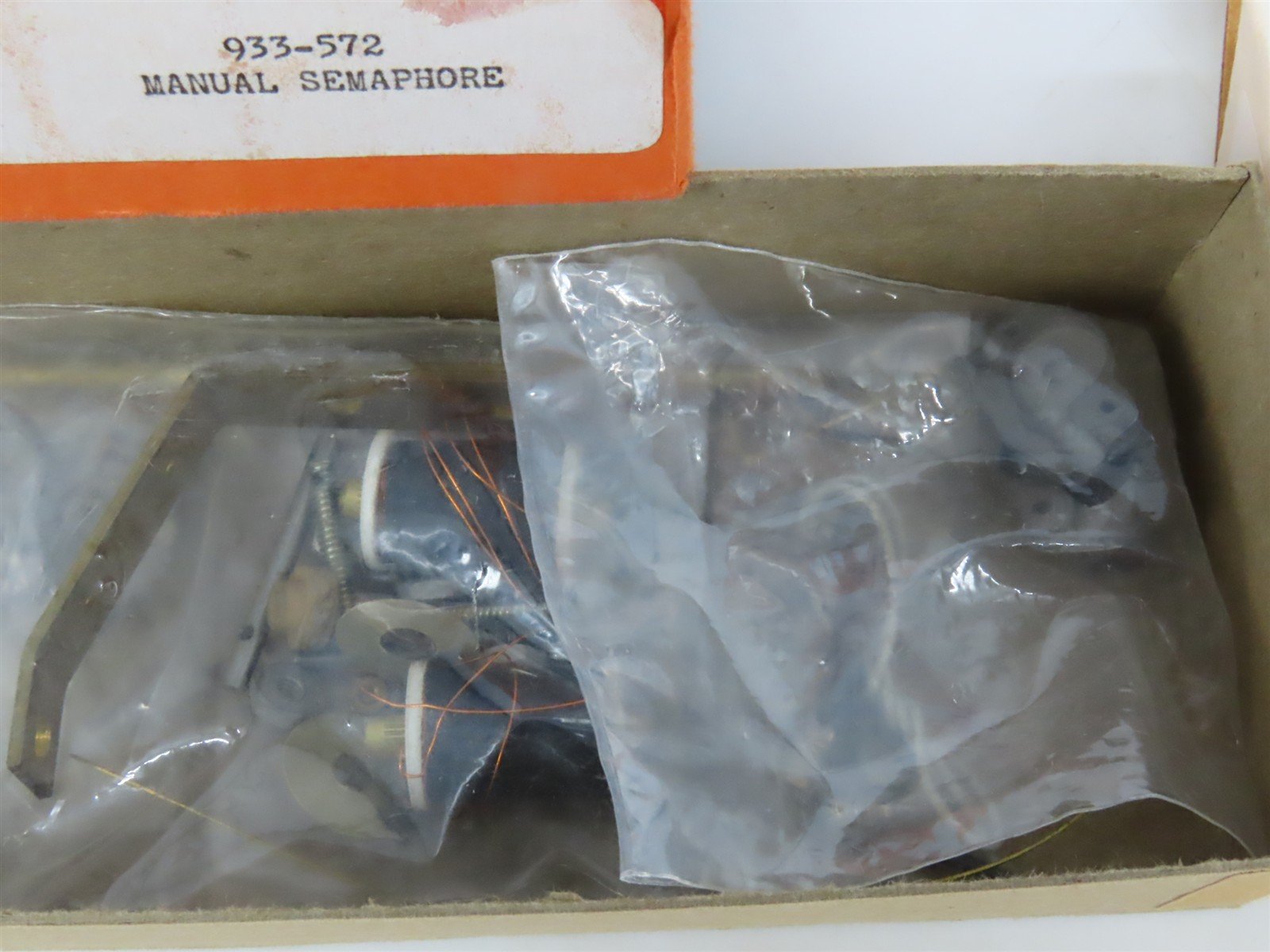 LOT of 2 O 1/48 Scale Walthers 933-572 Manual Semaphore Signals