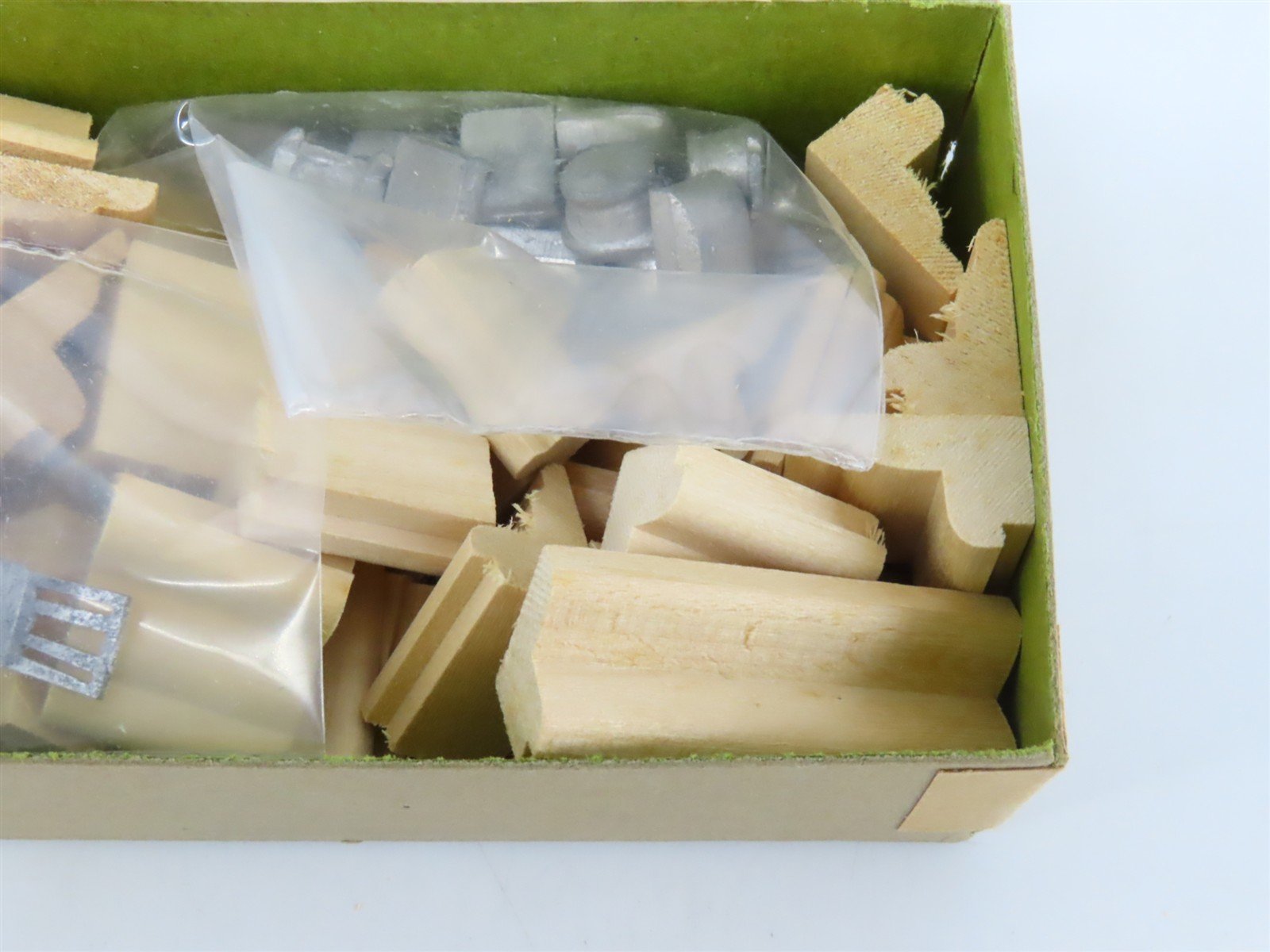 O 1/48 Scale Walthers U674 Pullman Passenger Interior Detailing Kit