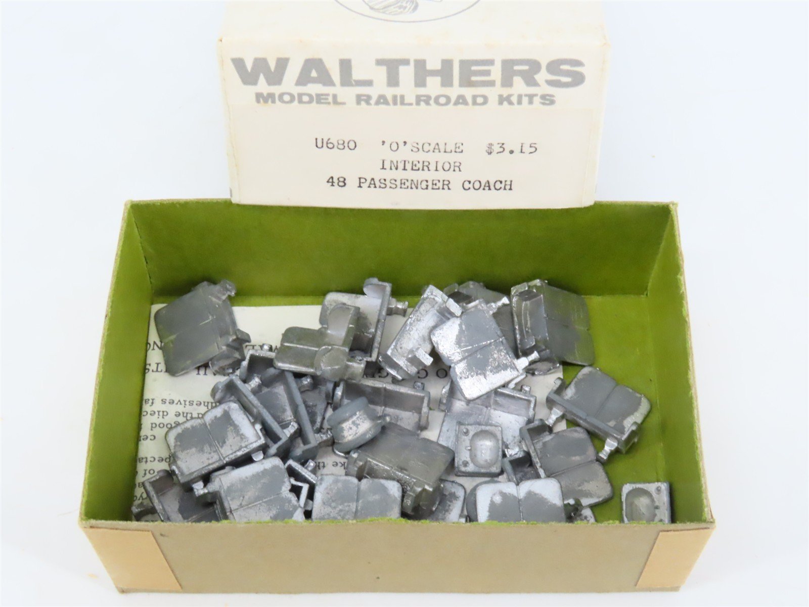 O 1/48 Scale Walthers U680 48-Passenger Coach Interior Detailing Kit