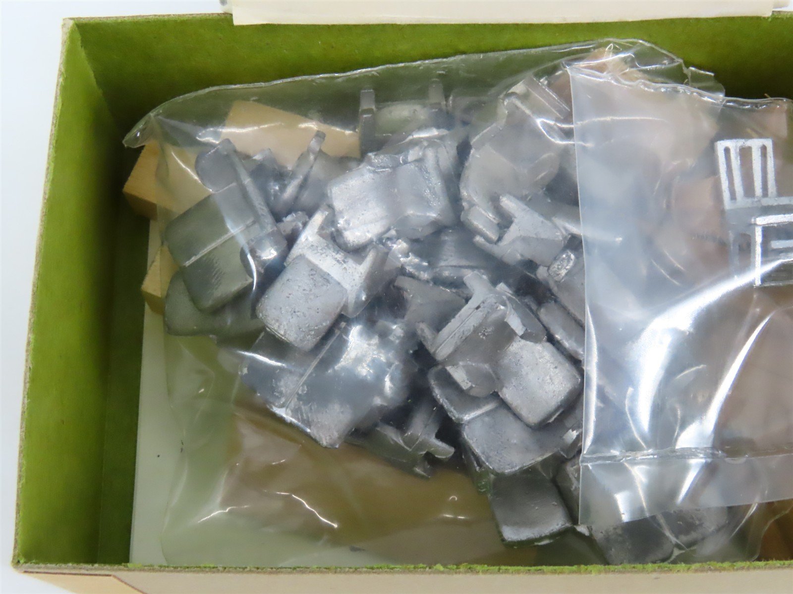 O 1/48 Scale Walthers U796 Solarium Passenger Interior Detailing Kit