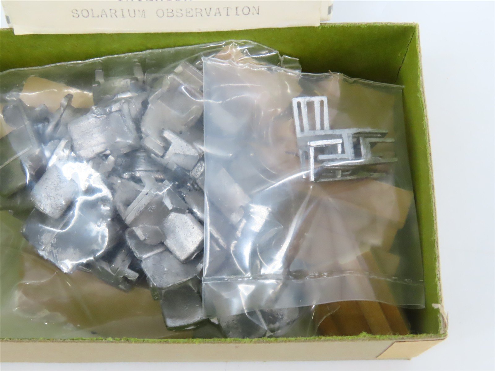 O 1/48 Scale Walthers U796 Solarium Passenger Interior Detailing Kit
