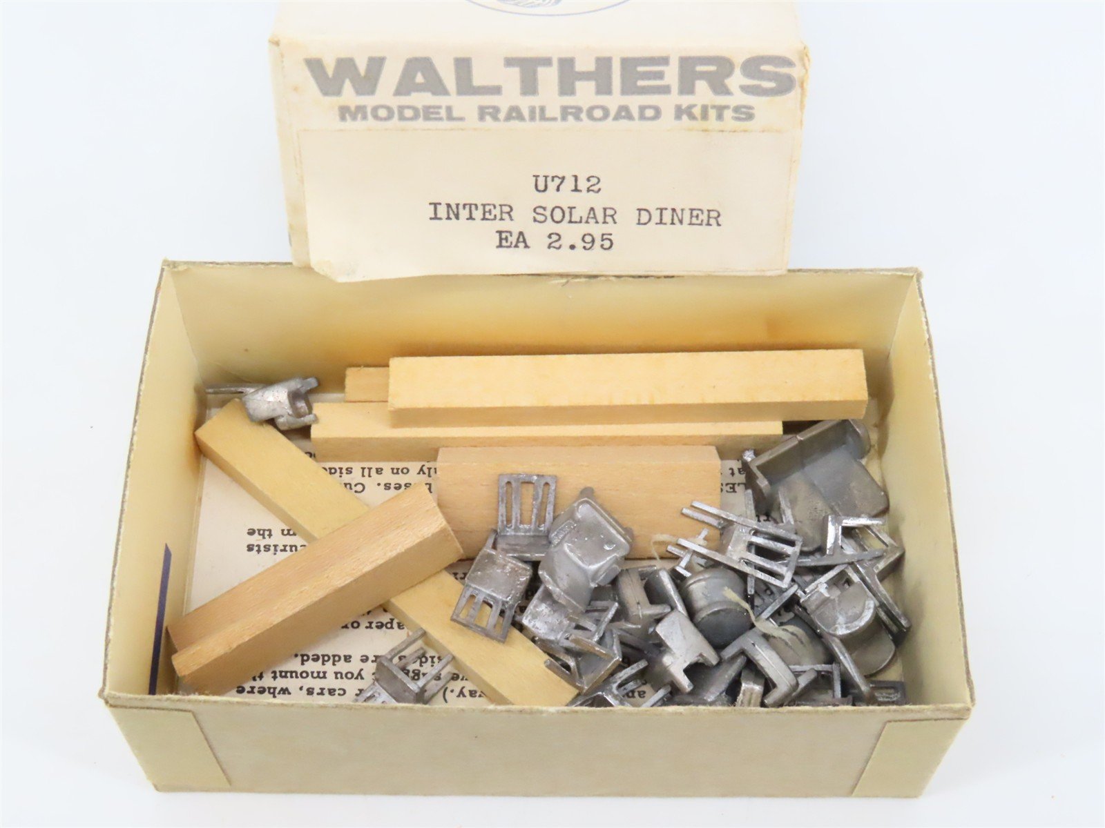 O 1/48 Scale Walthers U712 Solarium Diner Passenger Interior Detailing Kit