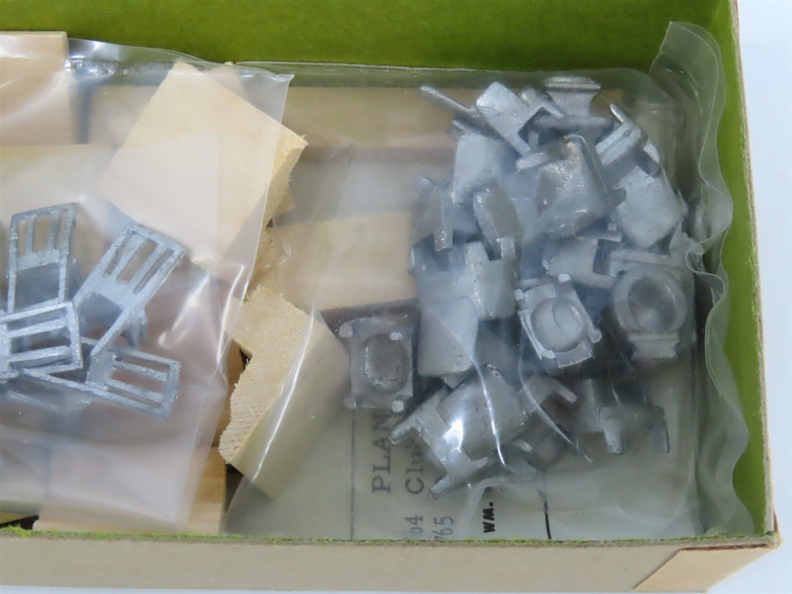 O 1/48 Scale Walthers U765 Parlor Club Passenger Interior Detailing Kit