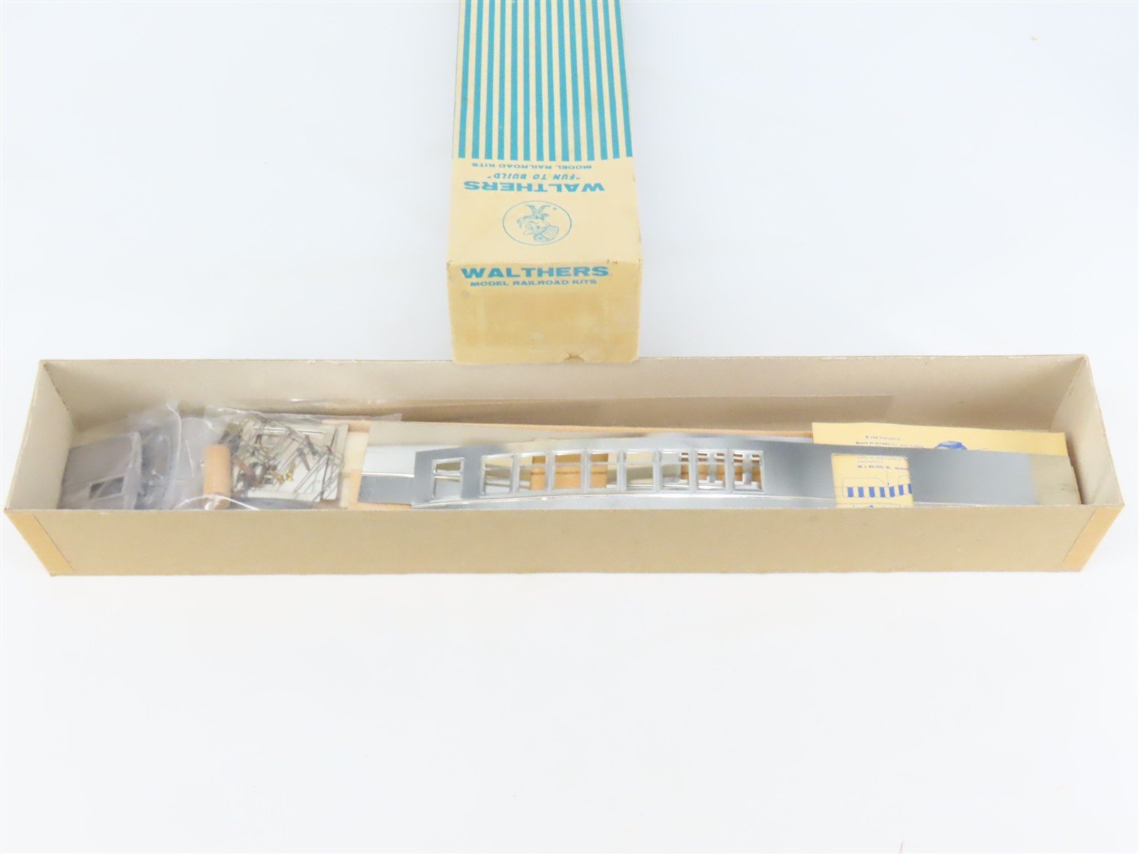 O Scale 2-Rail Walthers Kit Undecorated Open Platform Combine Passenger Car