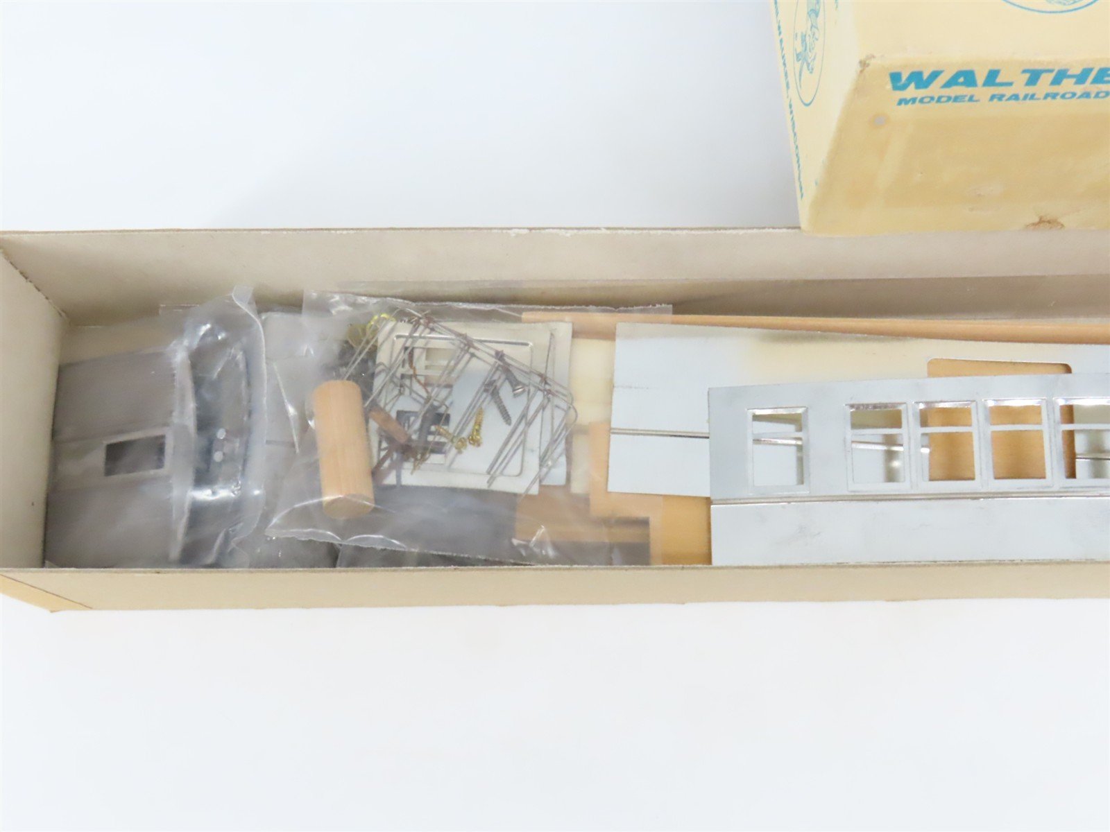 O Scale 2-Rail Walthers Kit Undecorated Open Platform Combine Passenger Car