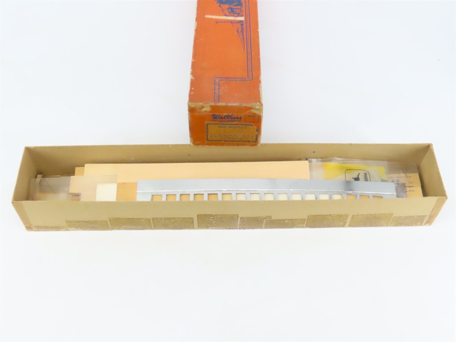 O Scale 2-Rail Walthers Kit Undecorated Open Vestibule Coach Passenger Car