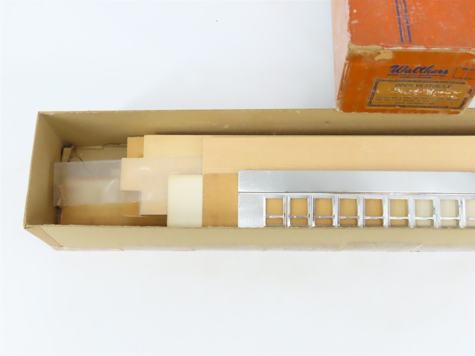 O Scale 2-Rail Walthers Kit Undecorated Open Vestibule Coach Passenger Car