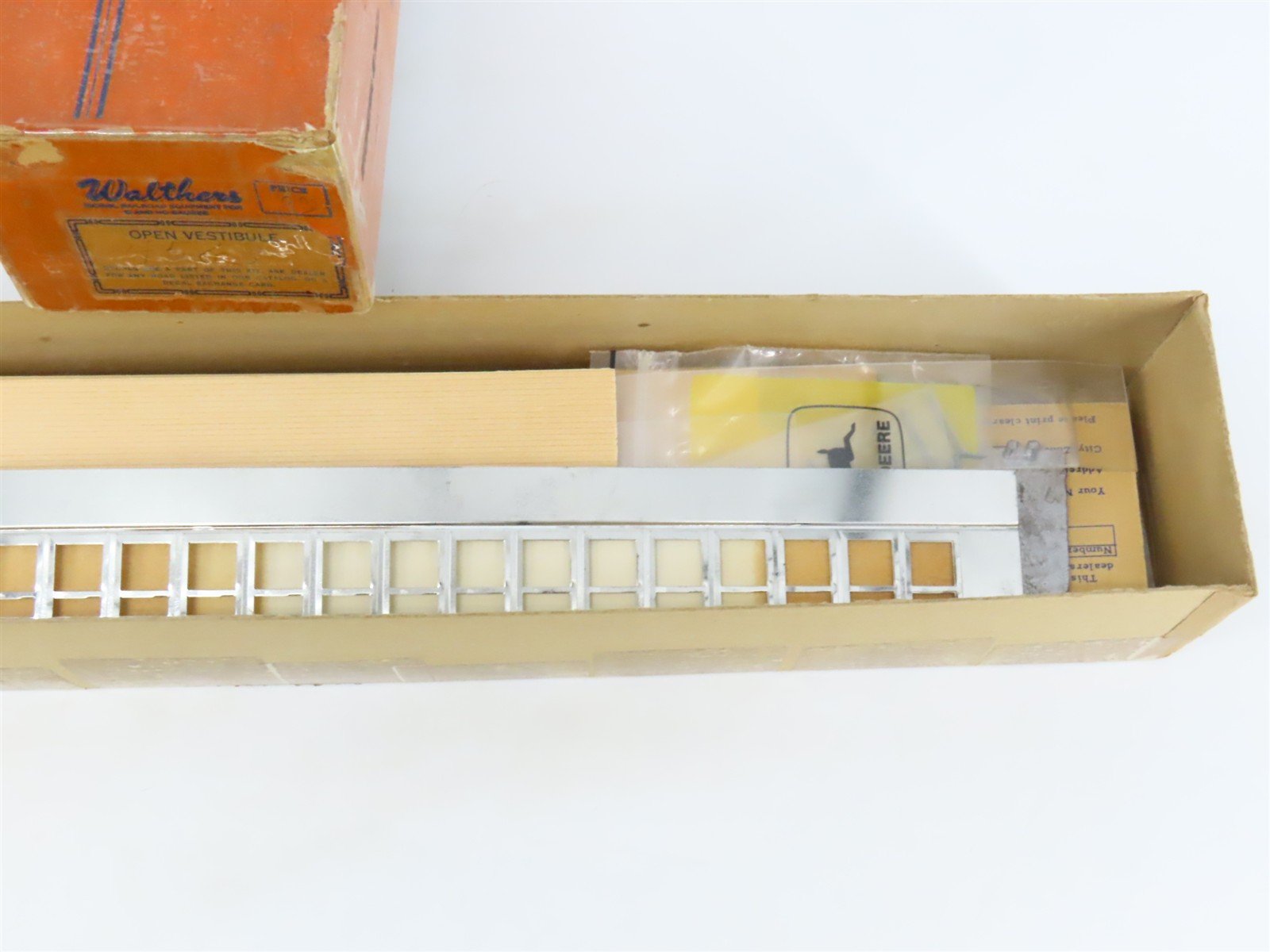 O Scale 2-Rail Walthers Kit Undecorated Open Vestibule Coach Passenger Car