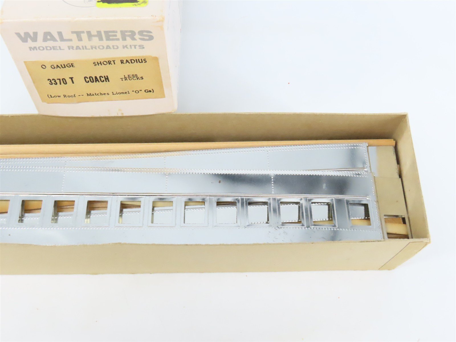 O Scale 2-Rail Walthers Kit #3370T Undecorated Coach Passenger Car