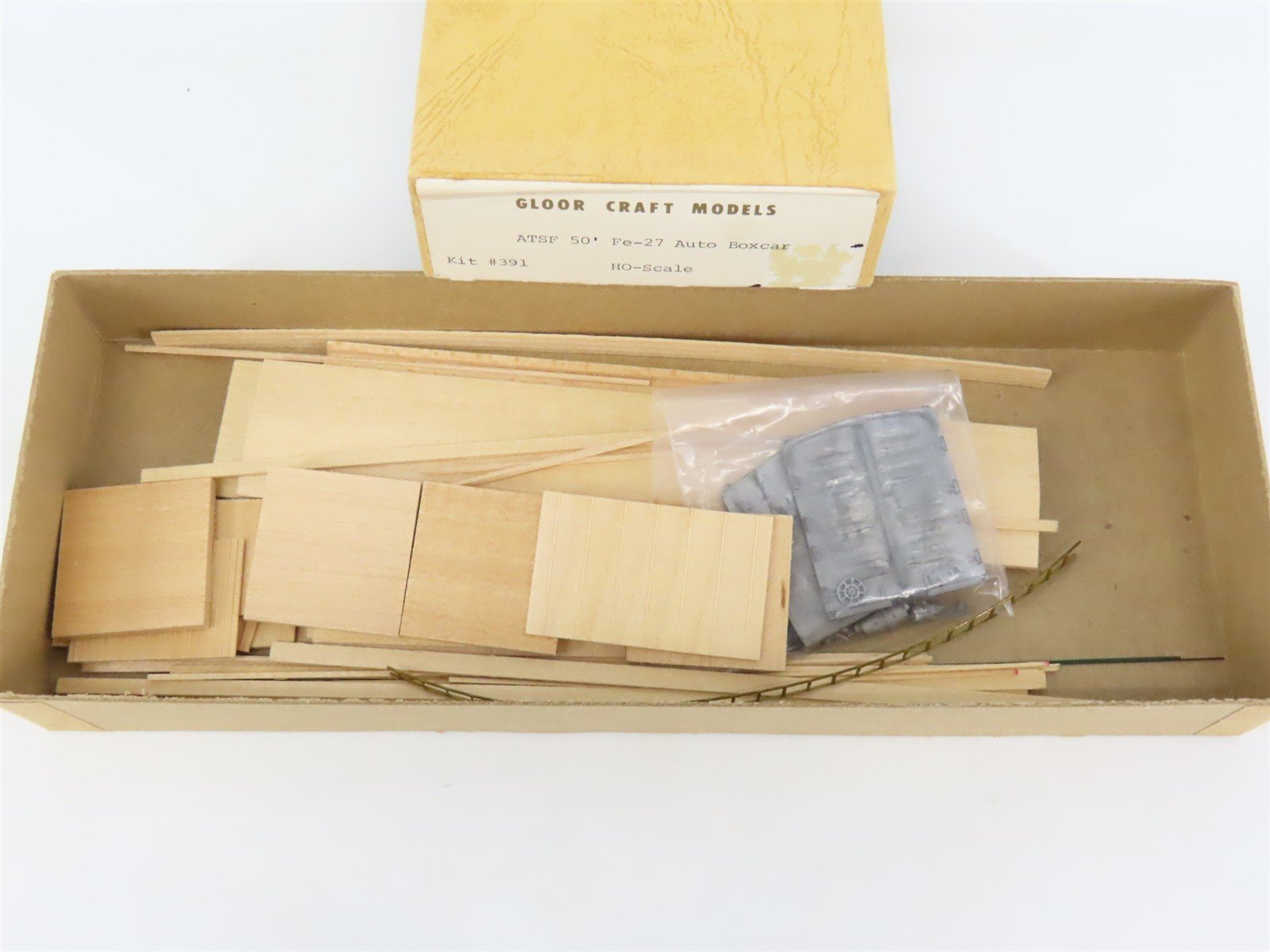 HO Scale Gloor Craft 391 ATSF Santa Fe 50' Fe-27 Auto Boxcar Kit