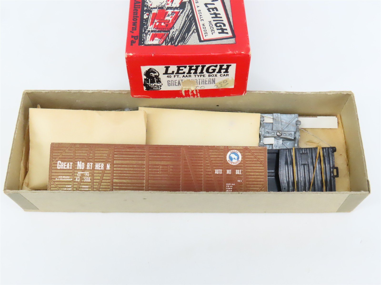 HO Scale Lehigh GN Great Northern 40' Boxcar #43508 Kit