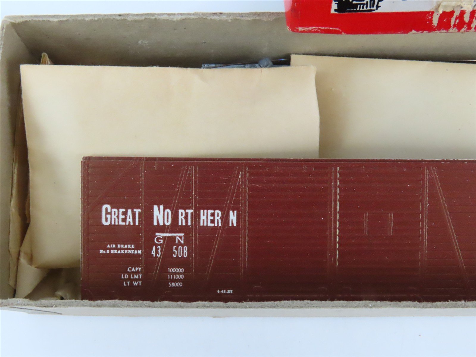 HO Scale Lehigh GN Great Northern 40' Boxcar #43508 Kit