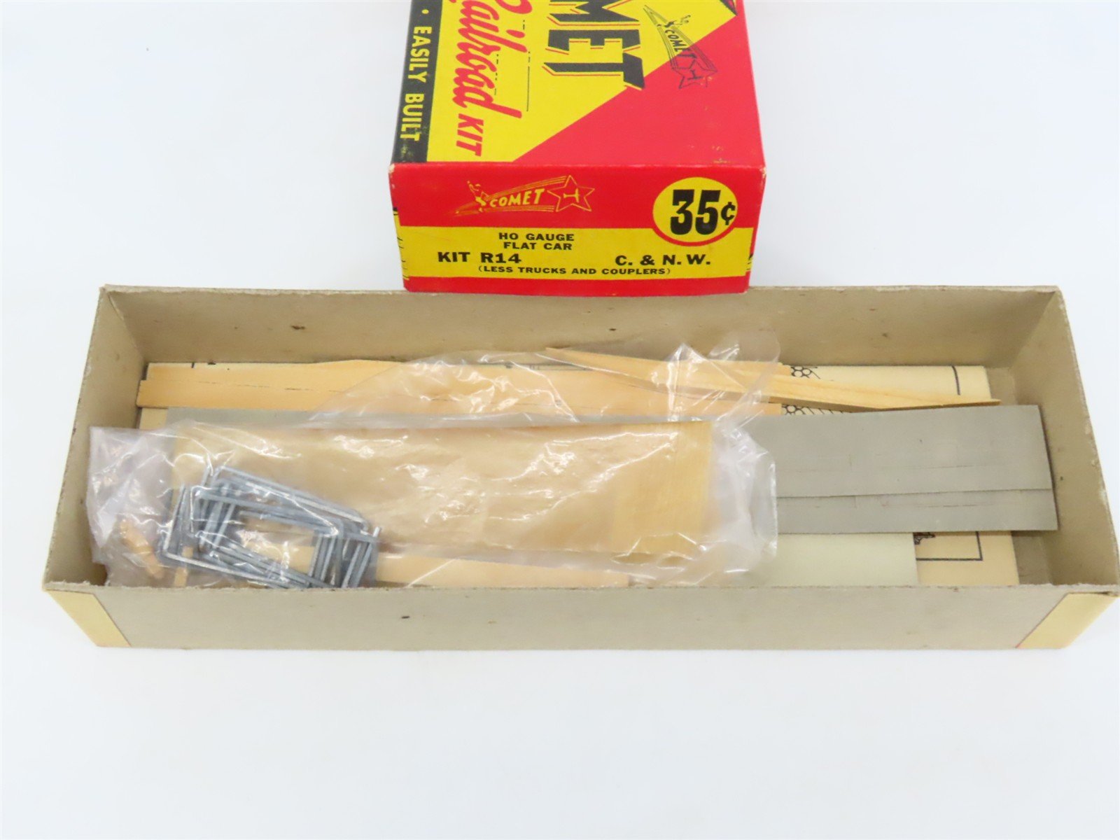 HO Scale Comet R14 CNW Chicago Northwestern Flatcar Kit