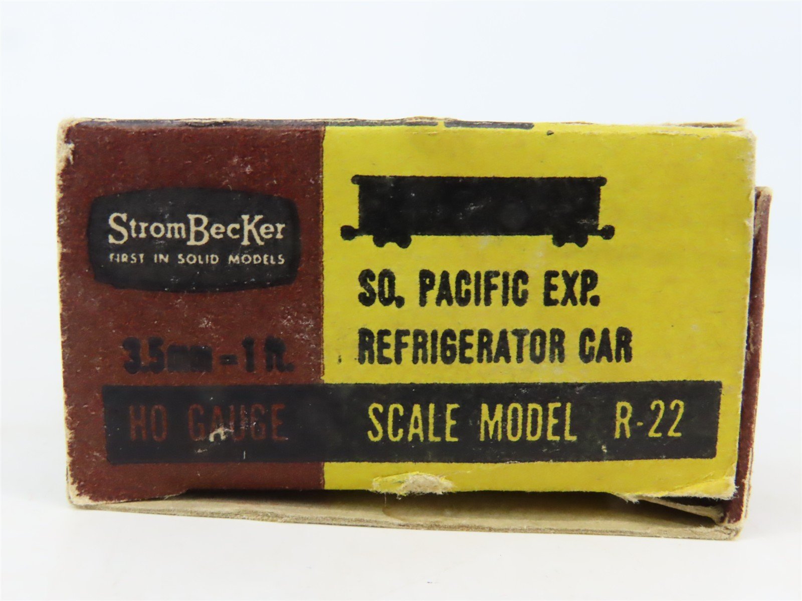 HO Strom Becker R-22 SP Southern Pacific PFE Refrigerator Car #200020 Kit