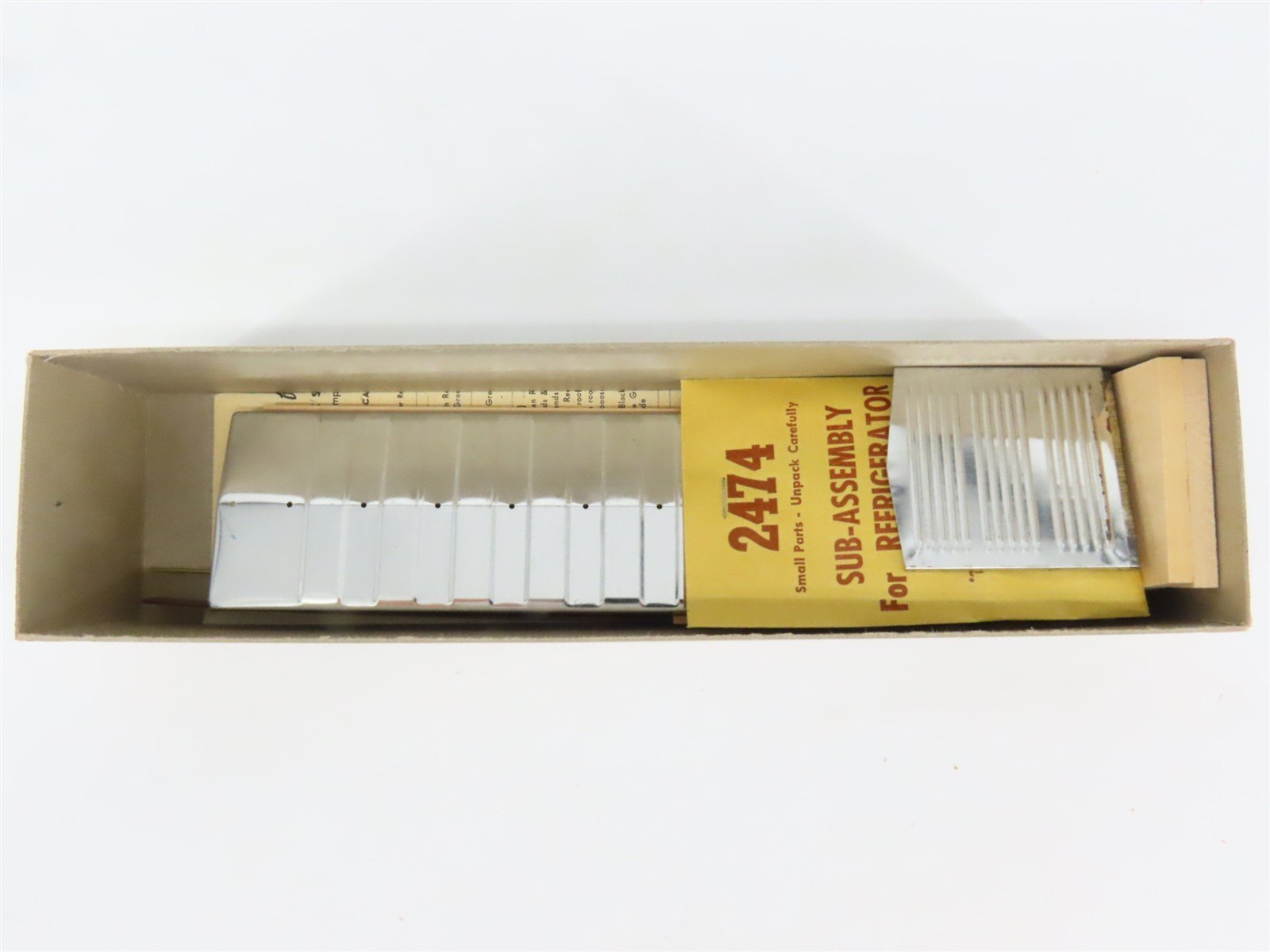 O Scale 2-Rail All-Nation UP/SP Pacific Fruit 40' Wood Reefer #20072 Kit