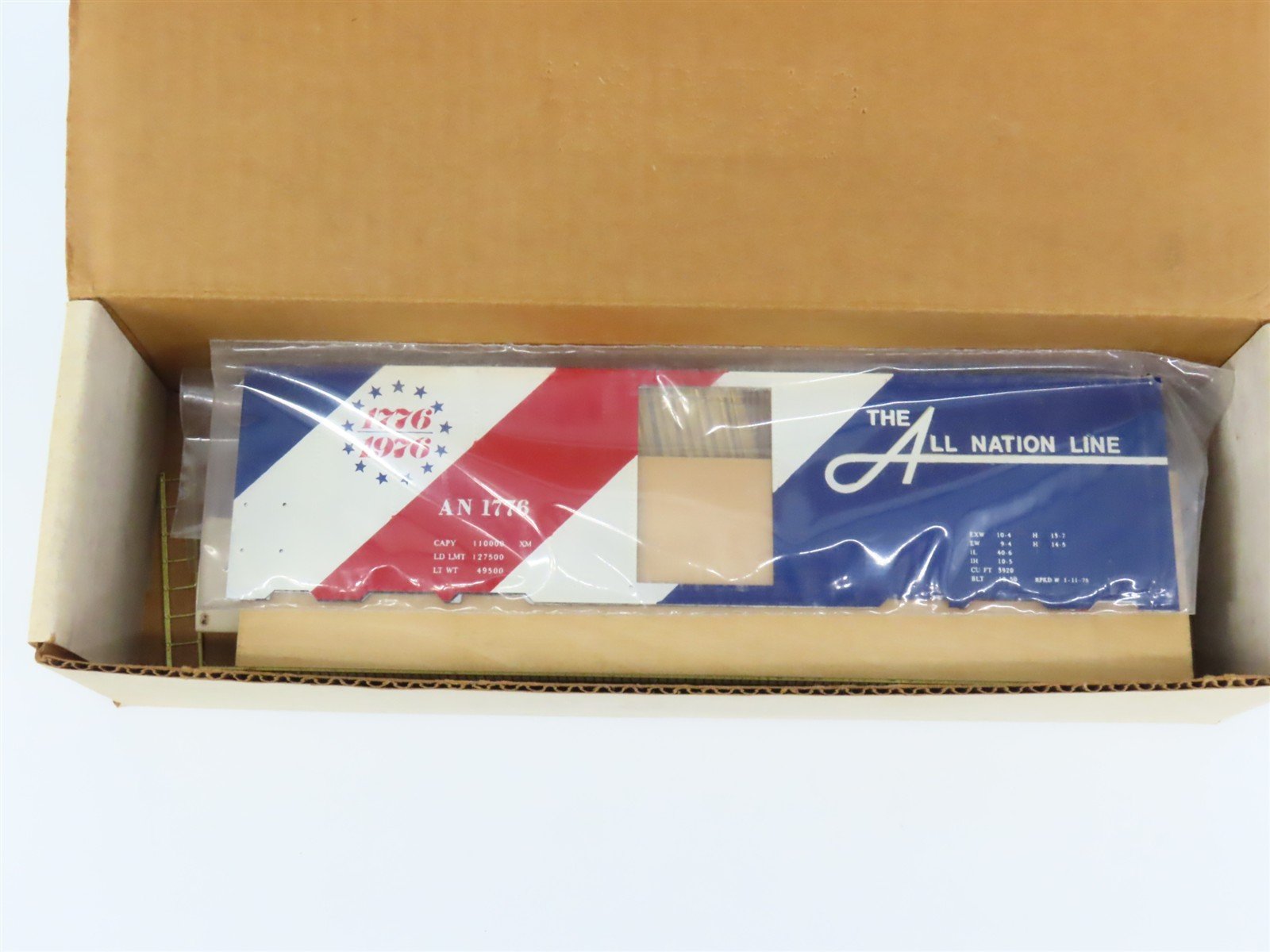 O Scale 2-Rail All-Nation AN Bi-Centennial Boxcar #1776 Kit