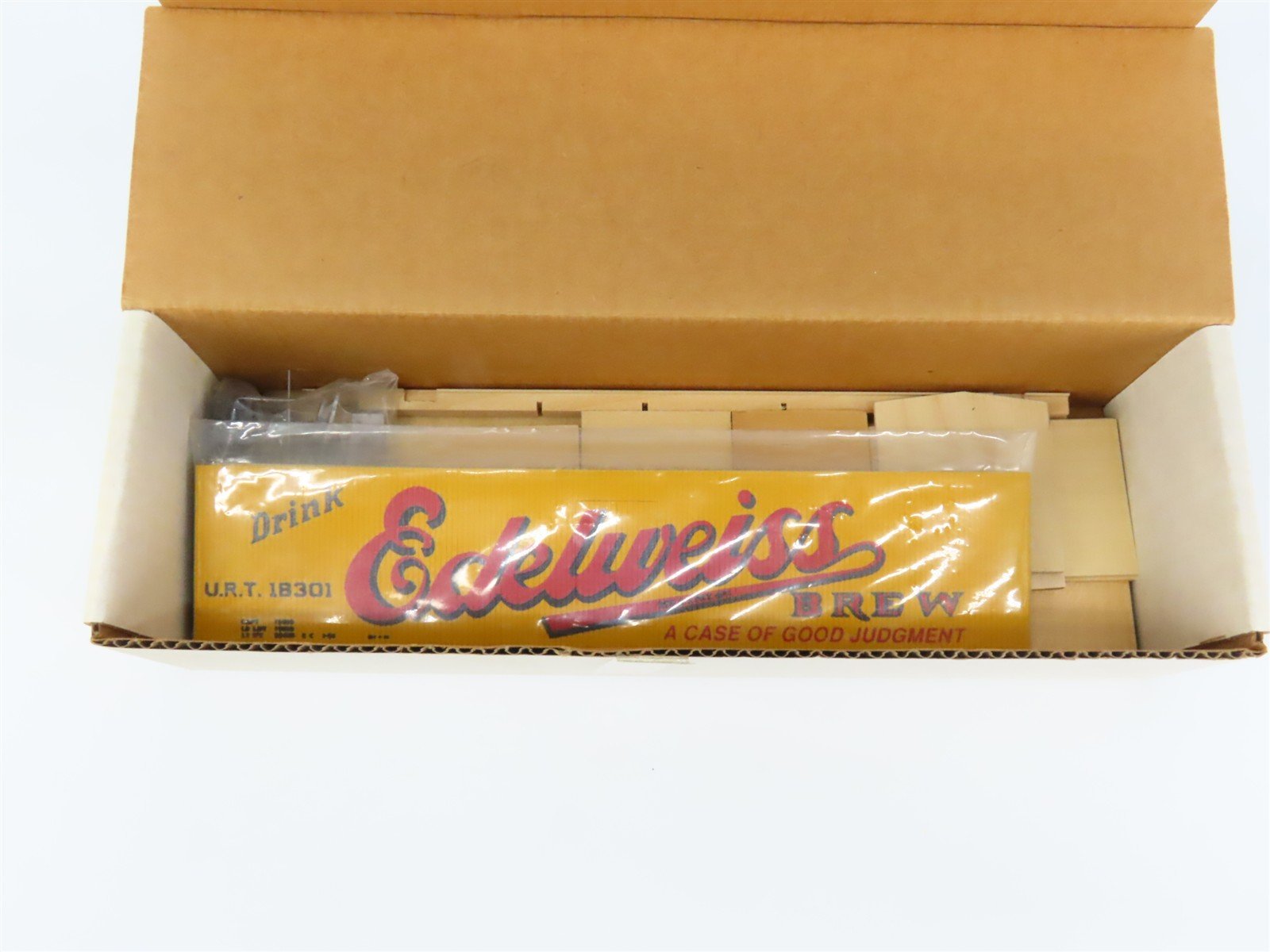 O Scale 2-Rail All-Nation 5418 URT Edelweis Wood Reefer Car #18301 Kit